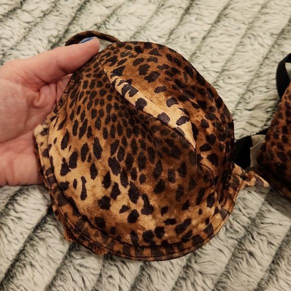 Velvet feeling leopard print Victorias secret push up underwire bra size 36C! - Picture 7 of 7